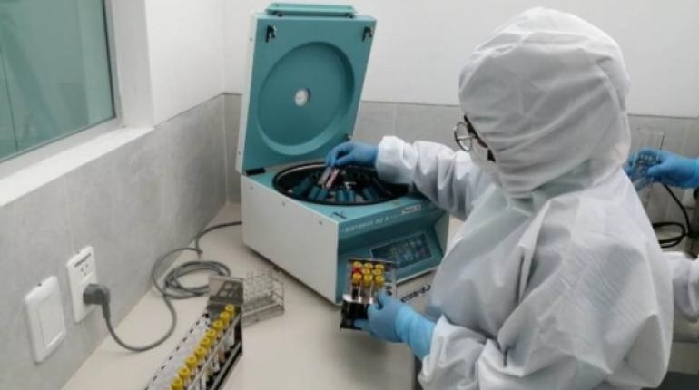 Laboratorios procesaron más de 45.000 pruebas COVID-19, autoridades destacan sacrificio del personal