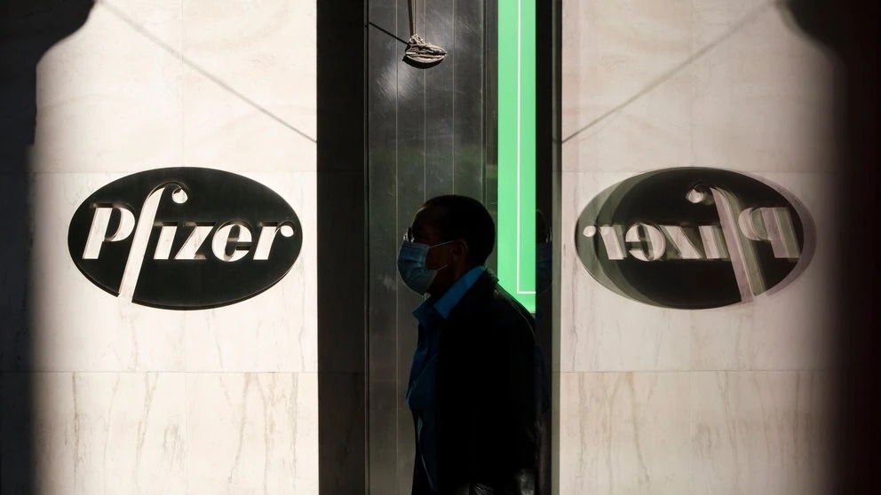 Imagen de archivo de la sede de la compañía Pfizer en Nueva York(Estados Unidos) EFE/EPA/JUSTIN LANE