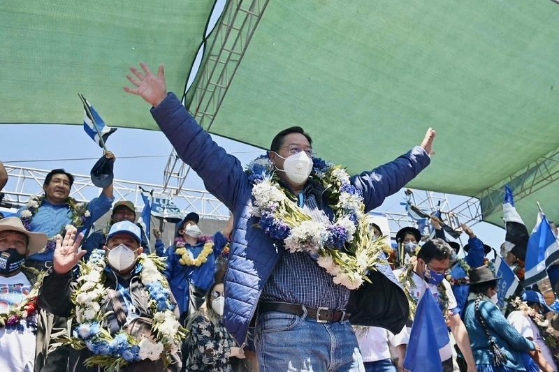 El candidato del MAS, Luis Arce Catacora, en el acto de campaña realizado en Sucre. Foto: Prensa MAS