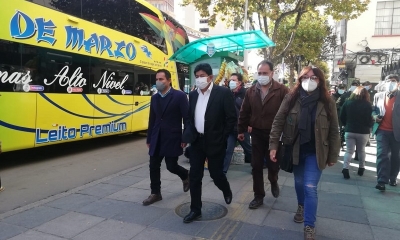 El ministro Edgar Montaño va al encuentro de los dirigentes del transporte para invitarlos al diálogo.