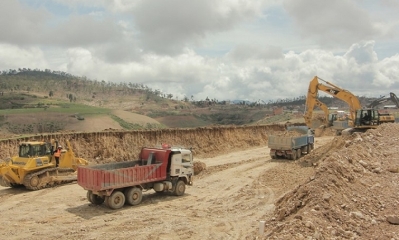 Foto: Archivo / Obras de construcción de la nueva Terminal de Buses de Sucre.