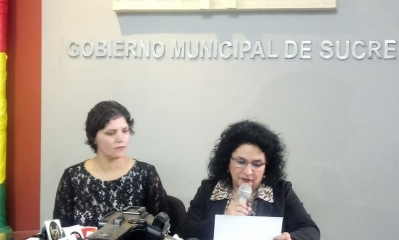 La alcaldesa de Sucre, Rosario López, en conferencia de prensa.