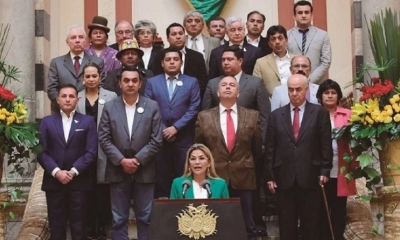 Jeanine Añez y su gabinete de ministros.