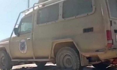 El vehículo militar fuera de la casa de citas ileal en Oruro. Foto: captura ATB