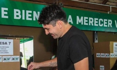 Raldes emitió su voto en las elecciones de Oriente, que se llevaron a cabo este sábado en San Antonio.