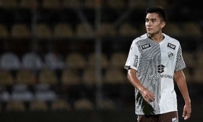 Franz Gonzales debutó oficialmente en el fútbol argentino con la camiseta del Platense.