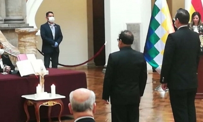 Añez durante la posesión destacó la formación profesional del nuevo ministro de Minería