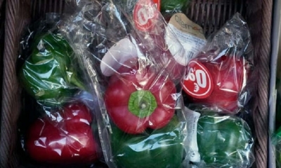 Francia prohíbe el plástico para embalar frutas y verduras
