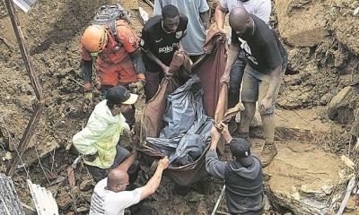 Lluvias torrenciales provocan 80 muertes cerca de Río de Janeiro.