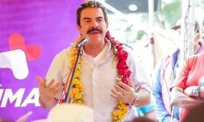 Manfred Reyes Villa, candidato a la Alcaldía de Cochabamba, en su proclamación. 