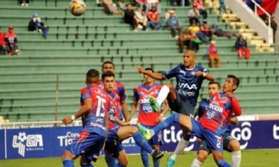 El empate entre Universitario y Wilstermann fue en el estadio Patria. Foto: Diez