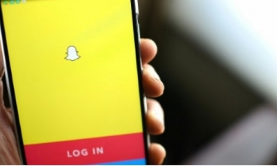 El logo de la red social Snapchat en un teléfono móvil