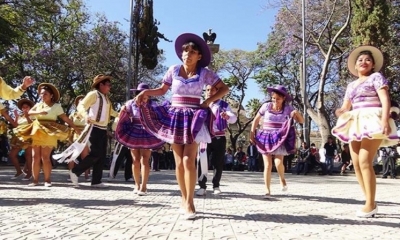 Una demostración del salay en la plaza 14 de Septiembre, en Cochabamba