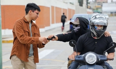 El robo de celulares será duramente penalizado en Perú.