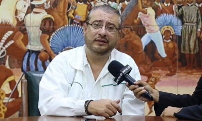 El líder del Comité Pro Santa Cruz, Rómulo Calvo, en contacto con la prensa. Foto: Archivo / Comité Pro Santa Cruz