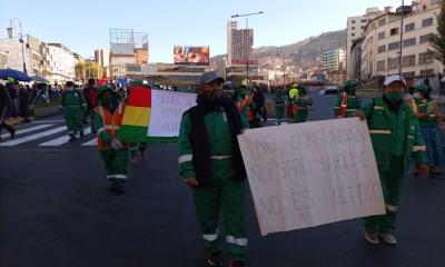 Trabajadores de la empresa de recojo de basura La Paz Limpia