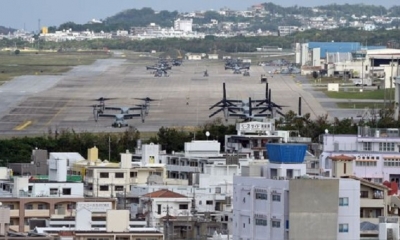 Vista aérea de la base militar estadounidense Camp Futenma en una zona urbana de Ginowan, en Okinawa (Japón). | Fuente: AFP