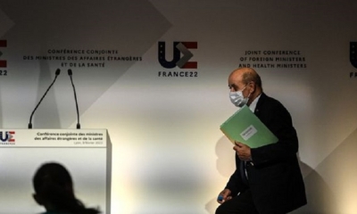 Jean-Yves Le Drian se encuentra reunido con otros políticos para tratar de frenar esta crisis. | Fuente: AFP