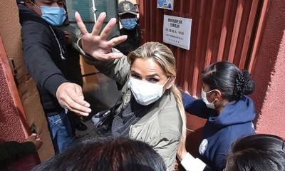 Jeanine Áñez, trasladada a una audiencia en La Paz. 