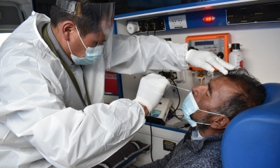 Instalan puestos móviles de salud para atender a camioneros bolivianos.
