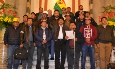 Presidente Evo Morales , Ministros y la COB llegan en un acuerdo sobre el aumento salarial en Palacio de Gobierno/Foto. ABI