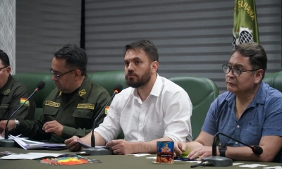 El ministro de Gobierno, Eduardo del Castillo, en conferencia de prensa.