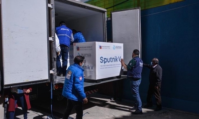 Cajas refrigeradas con la vacuna Sputnik V. | EFE