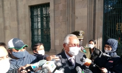 El ministro de Educación, Víctor Hugo Cárdenas