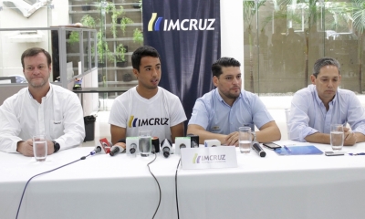 Enrique Pagola, Hugo Dellien, Diego Aponte y Javier Arze, gerente automotriz Imcruz/Foto. LG