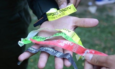 Estas son las manillas que se vendían en una de las fiestas semáforo. Foto: Los Tiempos