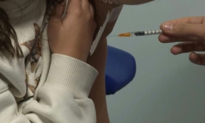 Según las autoridades sanitarias, 76,2% de la población francesa está vacunada.