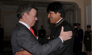Los presidentes de Colombia, Juan Manuel Santos, y de Bolivia, Evo Morales.