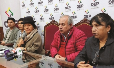 Los vocales del Tribunal Supremo Electoral en conferencia de prensa, en Tarija, ayer. Foto: TSE