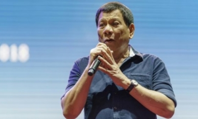 Rodrigo Duterte habla ante los miembros de la comunidad filipina el sábado 28 de abril en Singapur