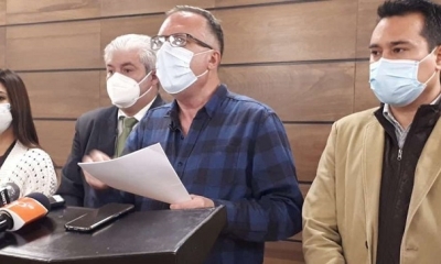 El jerfe de bancada de CC, Carlos Alarcón y algunos diputados