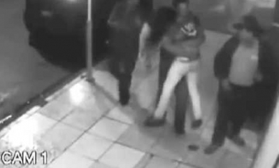 Un video muestra lo que hicieron los jóvenes con la víctima/Foto. RRSS