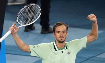 Medvedev derrota a Tsitsipas. 