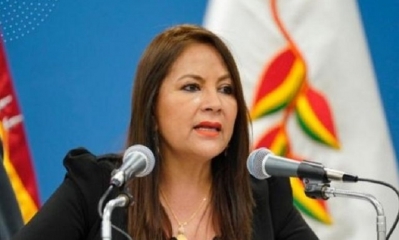 Carola Valencia como Jefa de Epidemiología