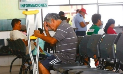 Pacientes esperan su turno para curaciones y otras atenciones a través de urgencias
