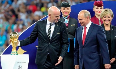 El presidente de la FIFA junto a Vladimir Putin en el inicio del mundial 2018 en Rusia. Gentileza de Europa Press 