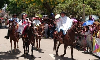 Oficialmente ya damos inicio a nuestro Carnaval Chapaco 2018, con el anuncio, con la caballada y la participación de todos los grupos de comadres