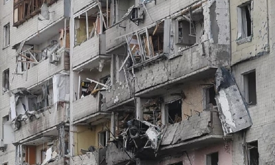 Edificio afectado por el ataque ruso en un área residencial de Kiev, capital de Ucrania. 