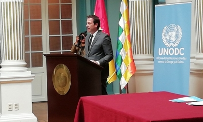El representante de la UNODC en Bolivia, Thierry Rostan, presenta el informe mundial sobre drogas 2018. Foto: ABI