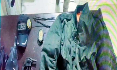 La ropa que usaba para hacerse pasar como policía.