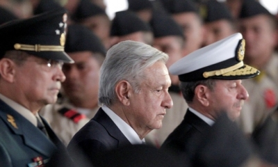 El presidente López Obrador durante la ceremonia por el Día de la Armada/Foto. RRSS