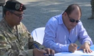 El ministro de Gobierno entregó los vehículos/Foto. RRSS