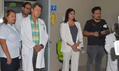 La doctora Gallegos en la entrega de los consultorios/Foto. GV