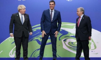 El presidente del Gobierno español, Pedro Sánchez (centro). | EFE