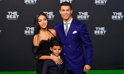 Cristiano Ronaldo se comprometió con su novia Georgina Rodríguez.