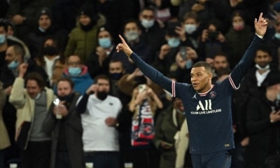 Francia suspenderá los partidos de fútbol si un objeto hiere a un jugador 